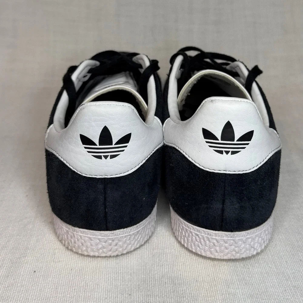 Adidas Gazelle Core BlackWhite Suede Low Top Sneakers BB2502 Mens 4.5 Womens 5.5
